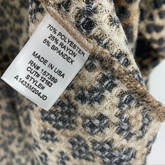 La La Land Creative Ruffle Hem Top Leopard Print Size Small Brown/Black - Picture 5 of 5